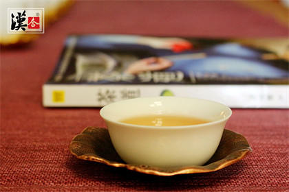 从传统观察到现代预测：普洱茶品质的探讨